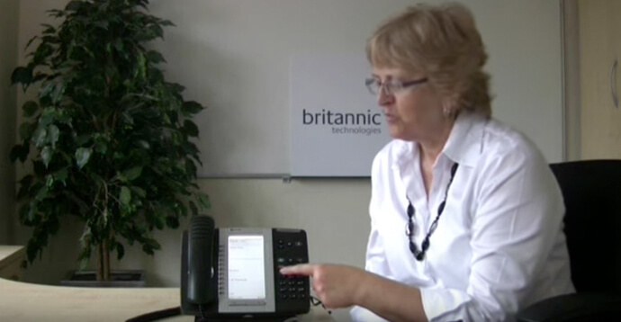 Holding, transferring, conferencing - Mitel 5330 IP telephone